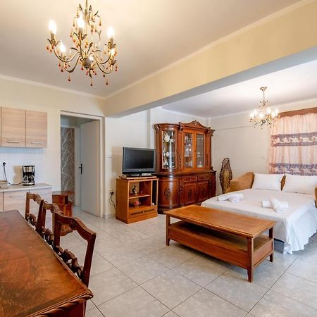 Evie'S Cozy Apartment Atenas Exterior foto