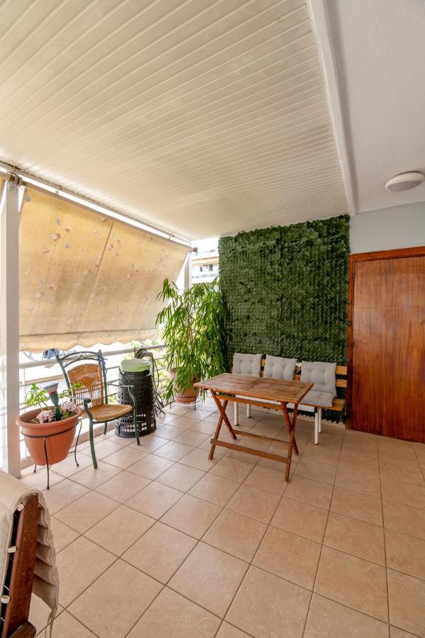 Evie'S Cozy Apartment Atenas Exterior foto